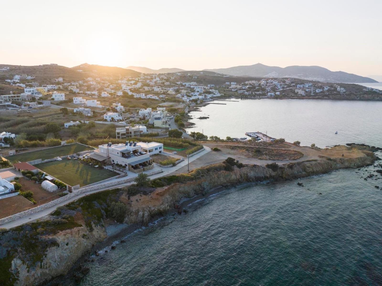 Lalari Beach Suites Vari  Bagian luar foto
