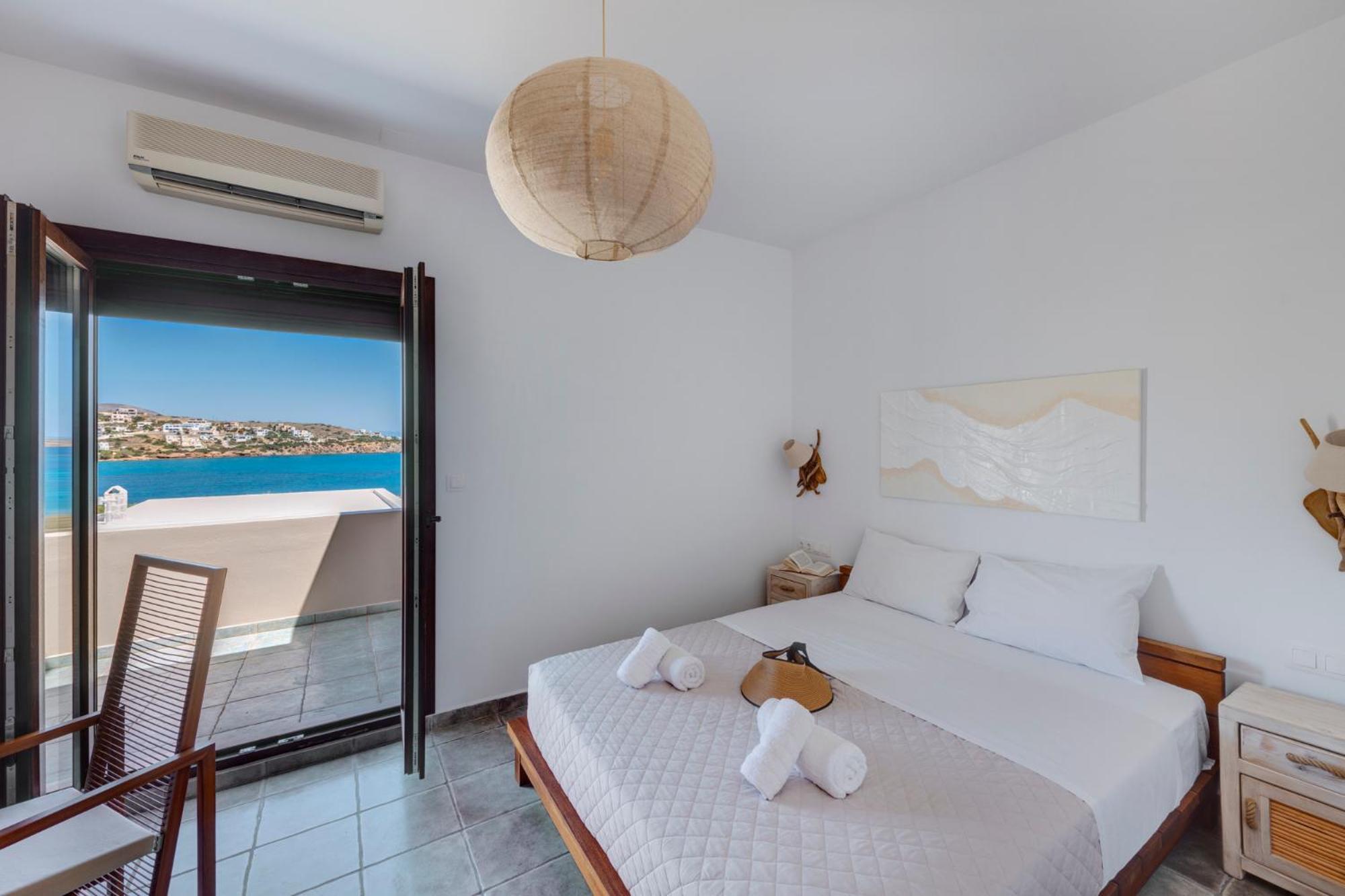 Lalari Beach Suites Vari  Bagian luar foto