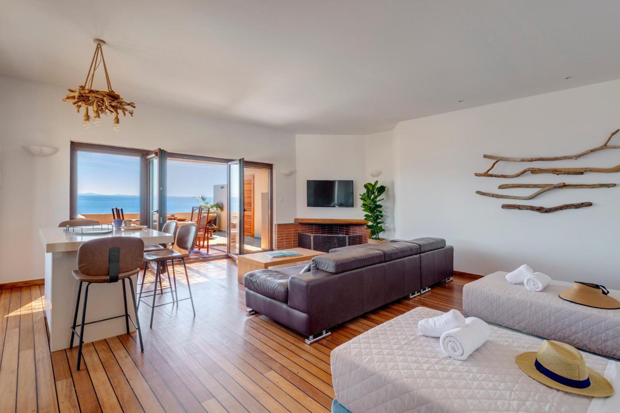Lalari Beach Suites Vari  Bagian luar foto