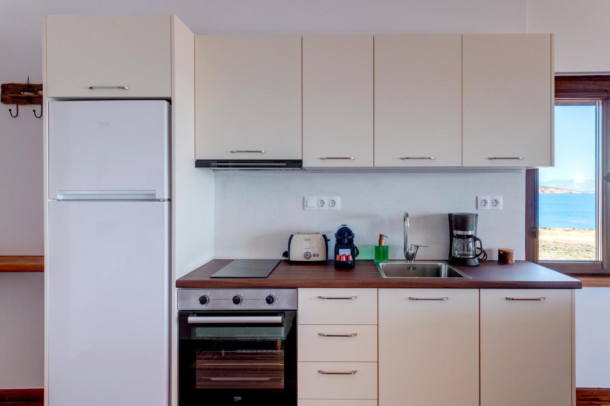 Lalari Beach Suites Vari  Bagian luar foto
