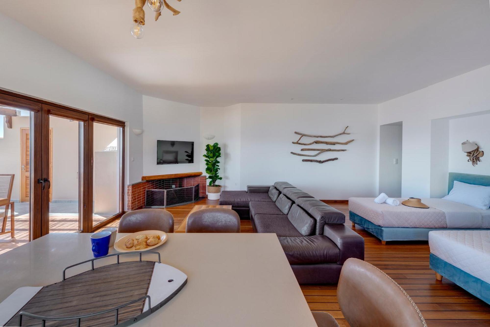 Lalari Beach Suites Vari  Bagian luar foto