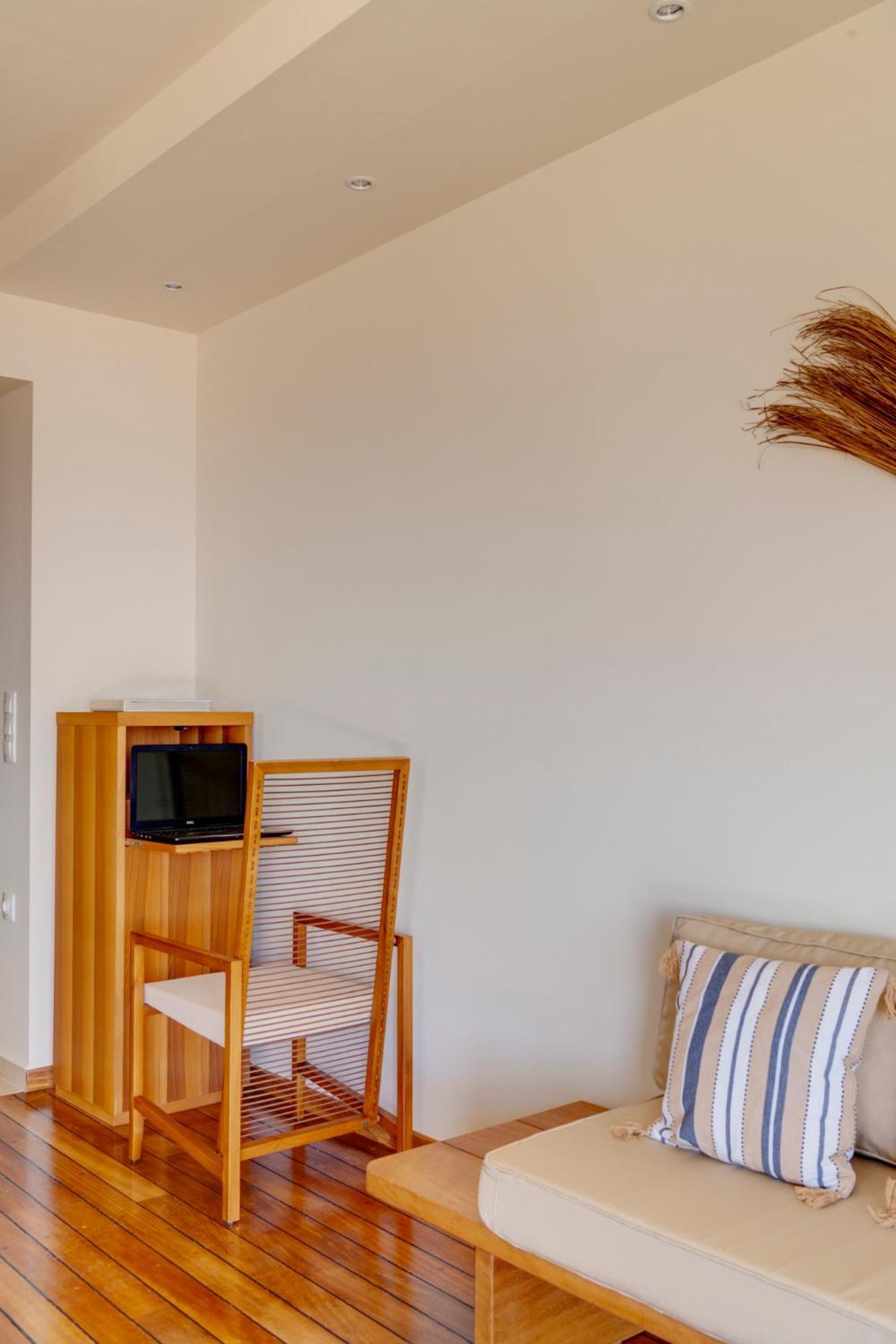 Lalari Beach Suites Vari  Bagian luar foto