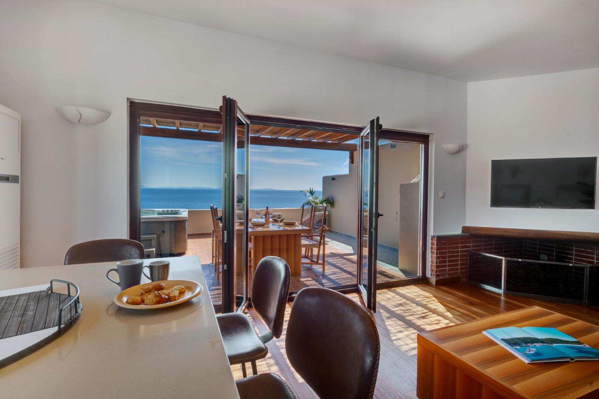Lalari Beach Suites Vari  Bagian luar foto