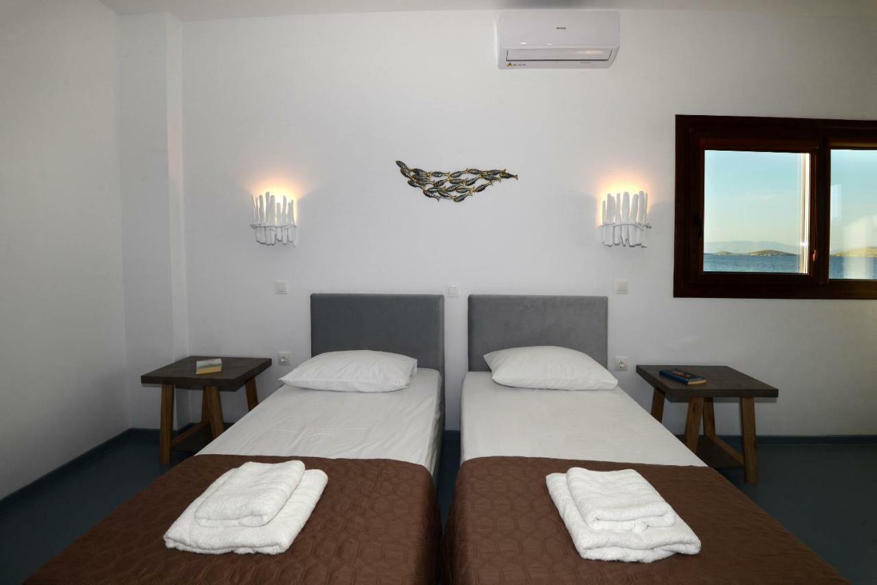 Lalari Beach Suites Vari  Bagian luar foto