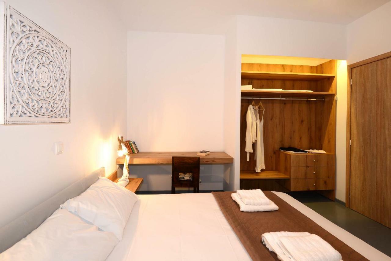 Lalari Beach Suites Vari  Bagian luar foto