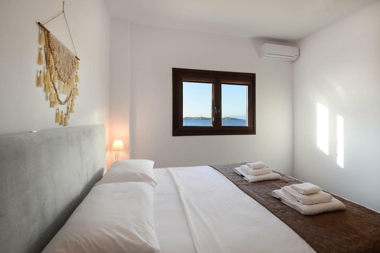 Lalari Beach Suites Vari  Bagian luar foto