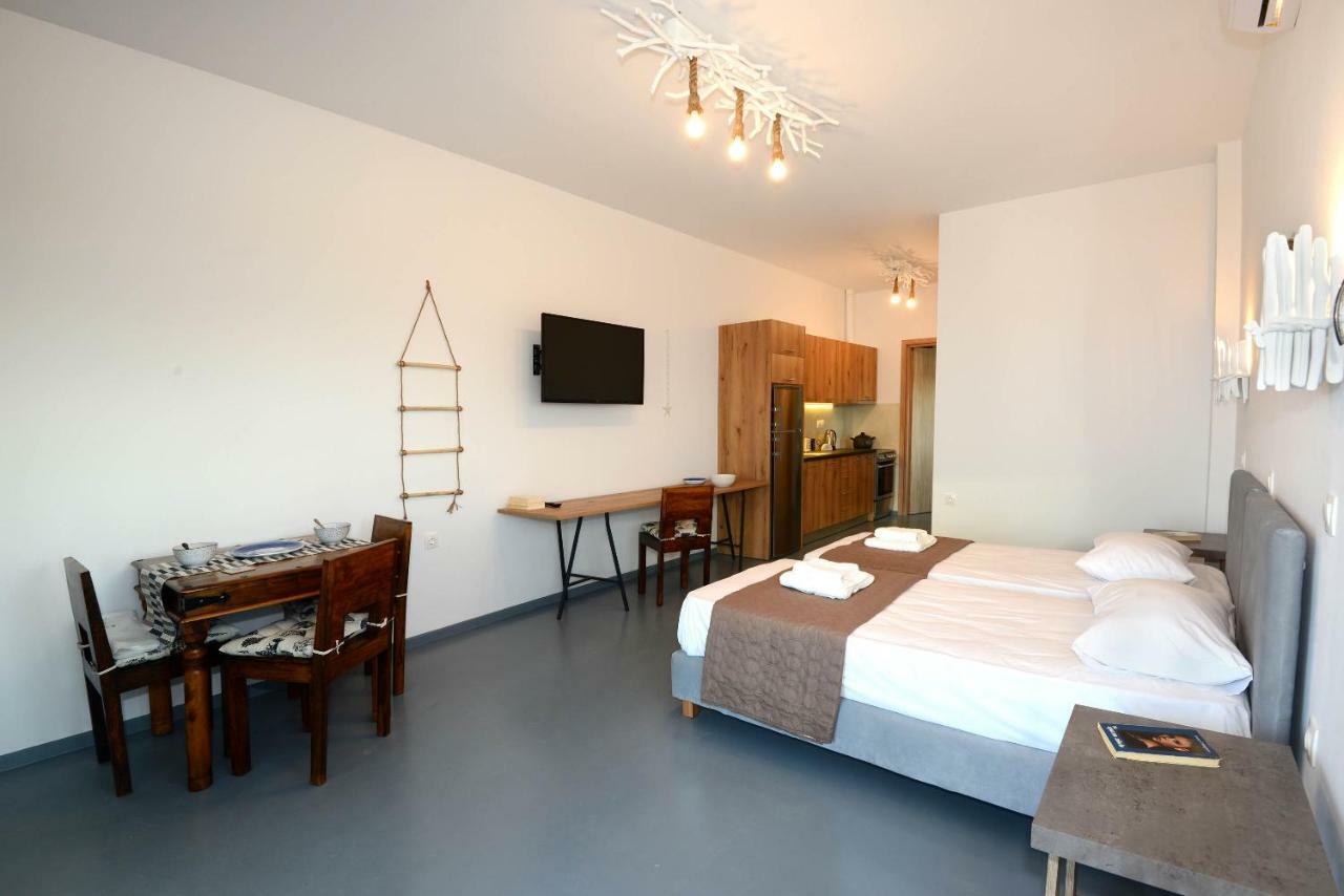 Lalari Beach Suites Vari  Bagian luar foto